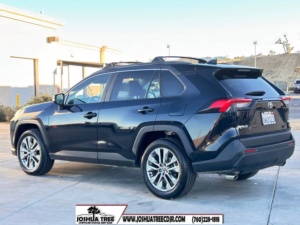 Used 2021 Toyota RAV4 XLE Premium image 6
