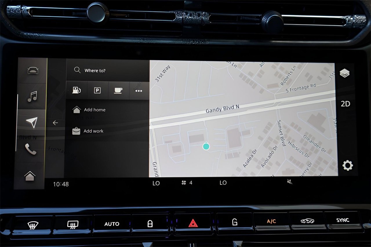 Used 2025 Aston Martin V8 Vantage Coupe image 24