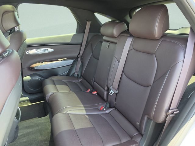 Used 2024 Genesis GV70 2.5T w/ Advanced Package AWD/4WD image 28