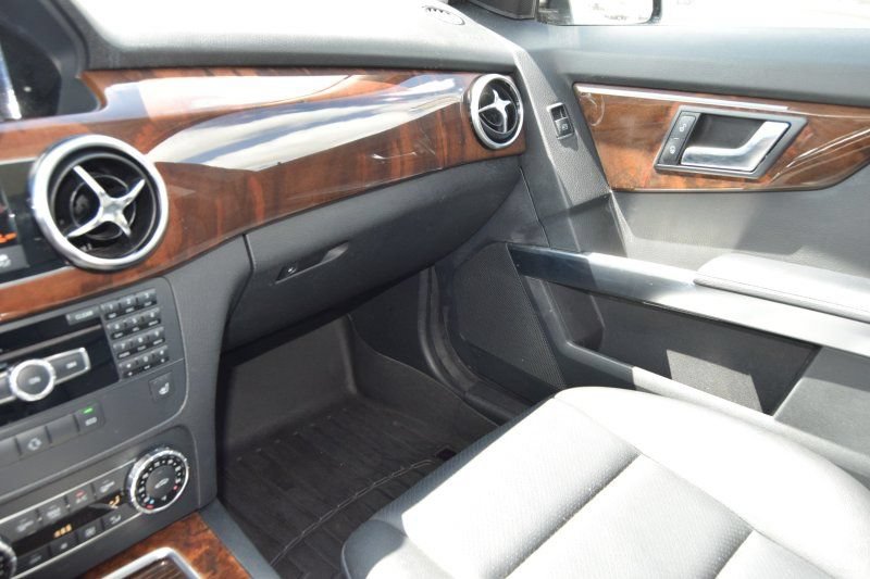 Used 2013 Mercedes-Benz GLK 350 4MATIC image 31