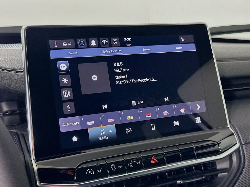 Used 2026 Jeep Compass Latitude image 28