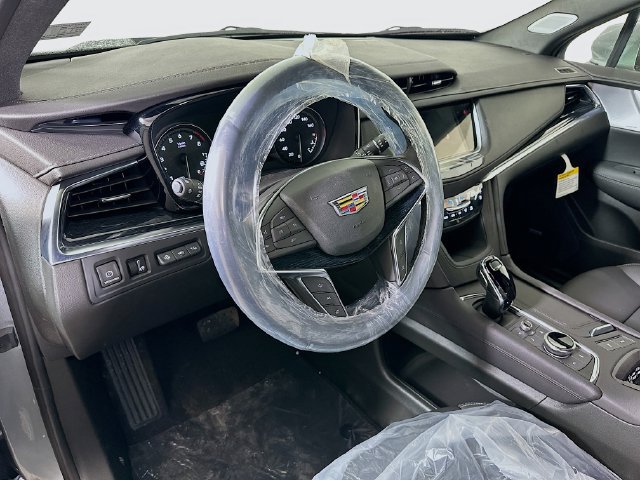 New 2026 Cadillac XT5 Premium Luxury w/ Driver Assist Package AWD/4WD image 7