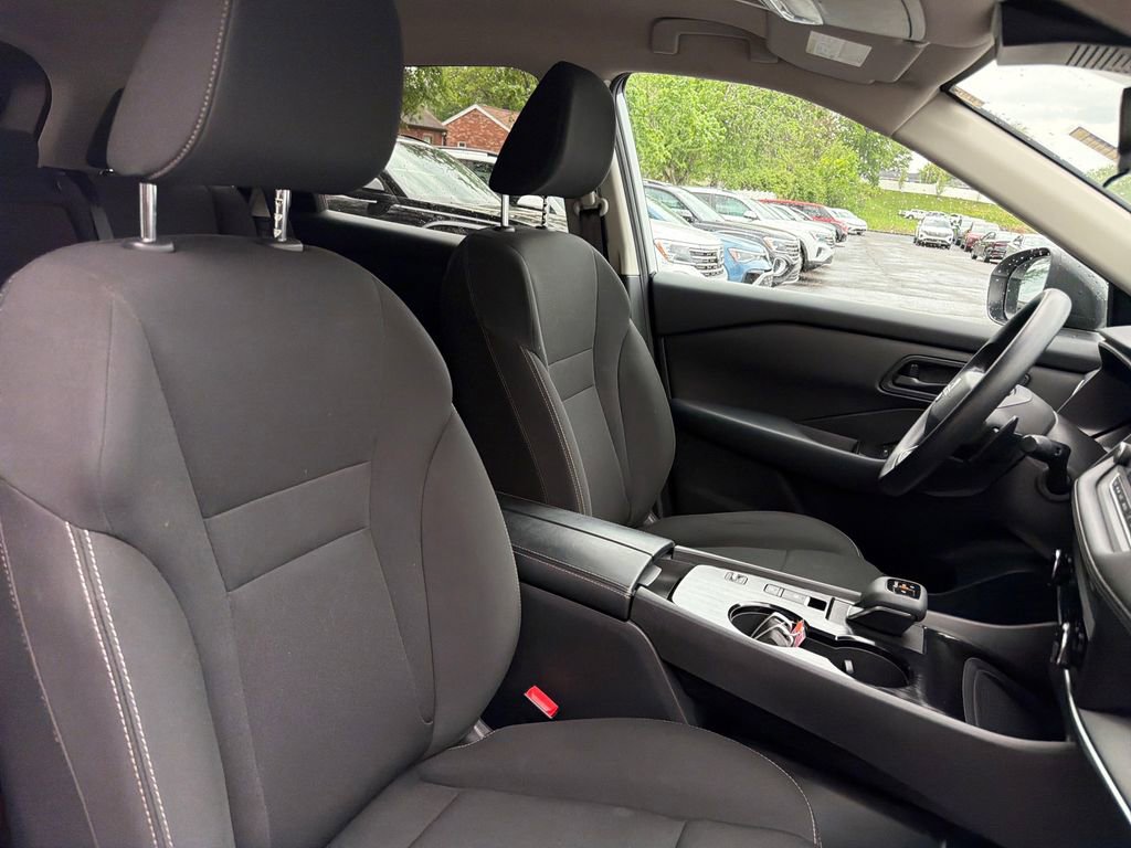 Used 2025 Nissan Rogue S FWD image 49