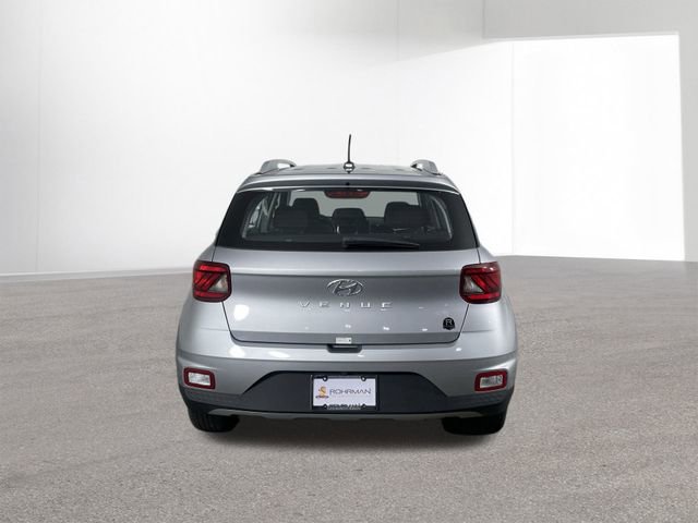 Used 2025 Hyundai Venue SEL image 15