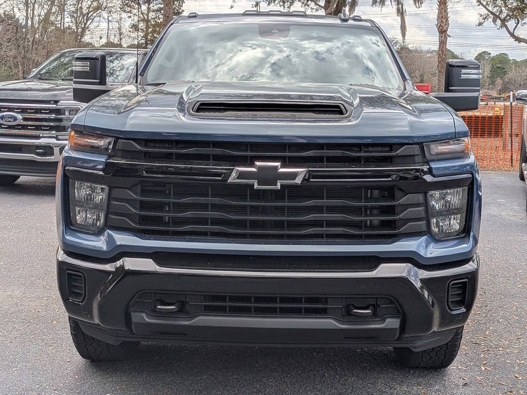 Used 2025 Chevrolet Silverado 2500 Custom w/ Custom Convenience Package image 9