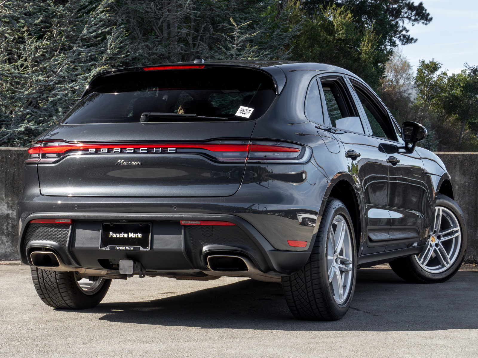 Certified 2023 Porsche Macan AWD/4WD image 11