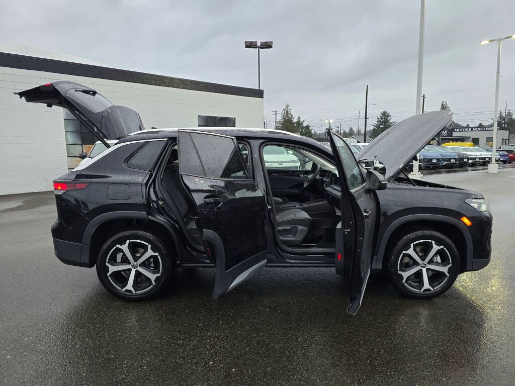 New 2026 Volkswagen Tiguan SE image 16