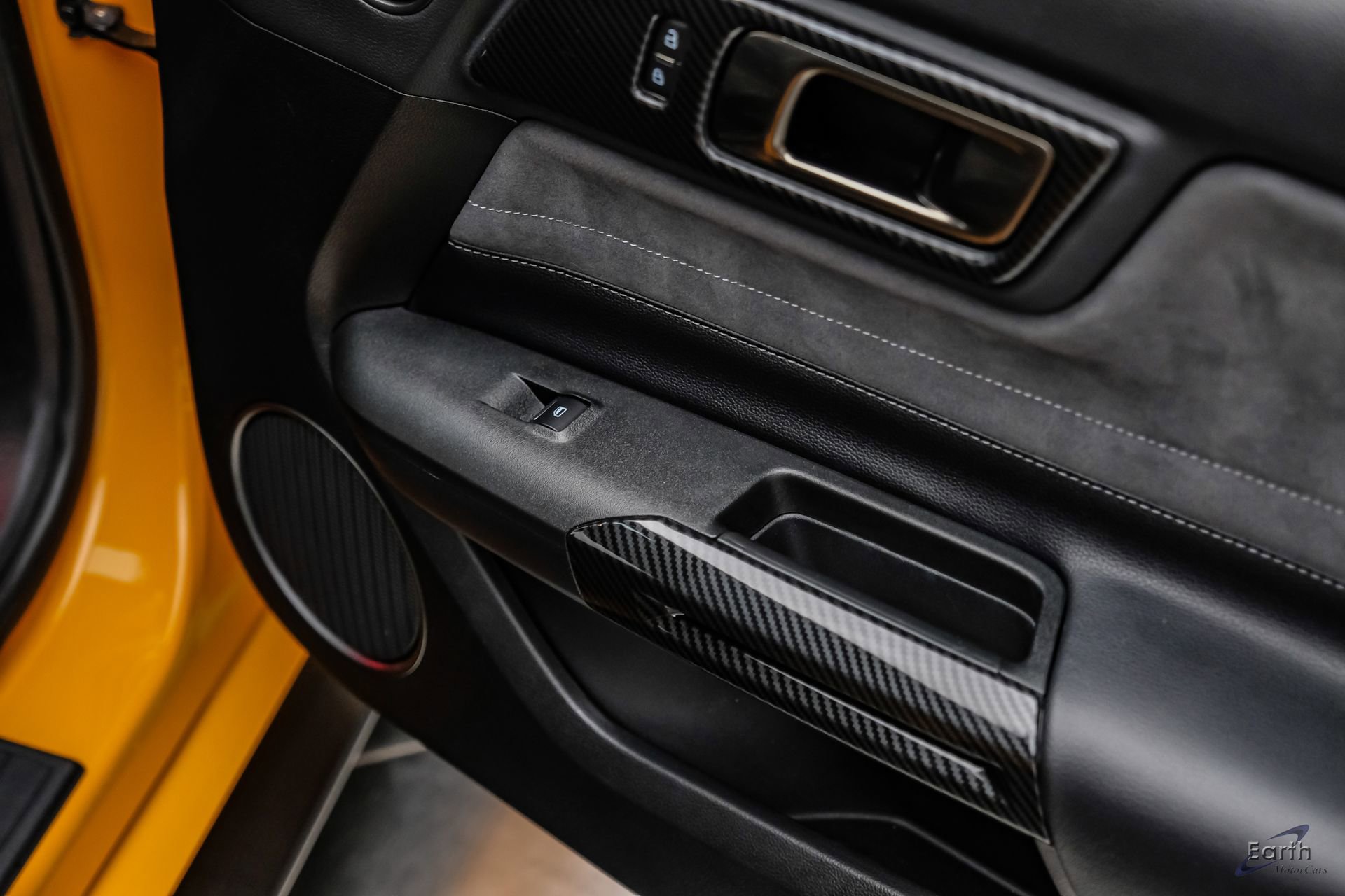 Used 2019 Ford Mustang Shelby GT350 w/ Technology Package RWD image 78