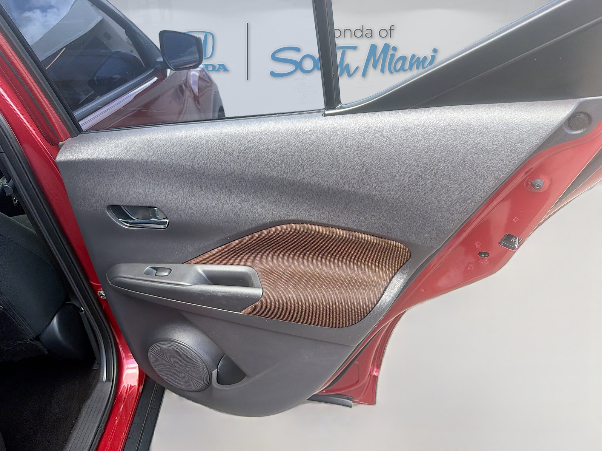 Used 2020 Nissan Kicks SR image 29