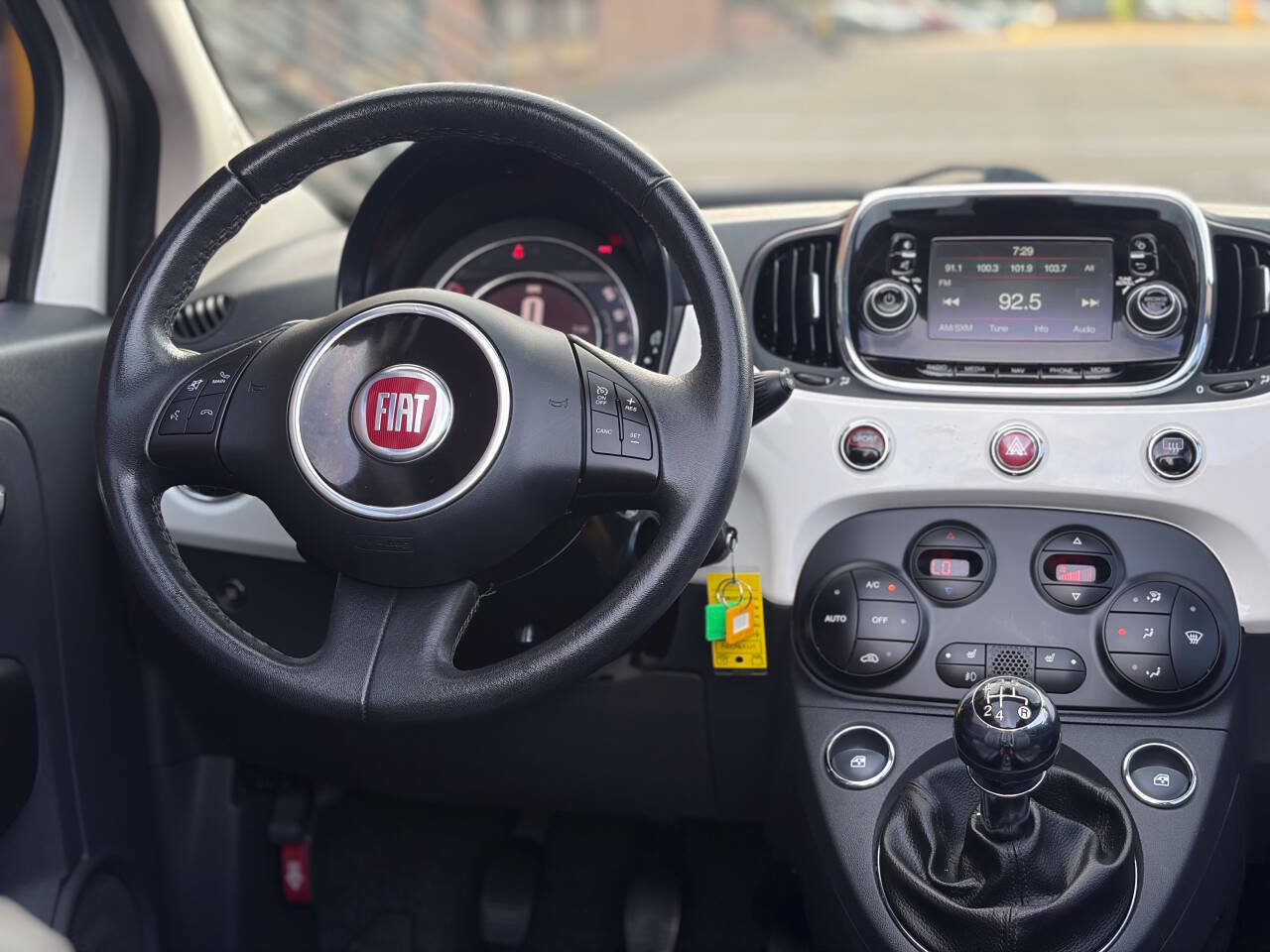 Used 2017 FIAT 500 Lounge FWD image 21