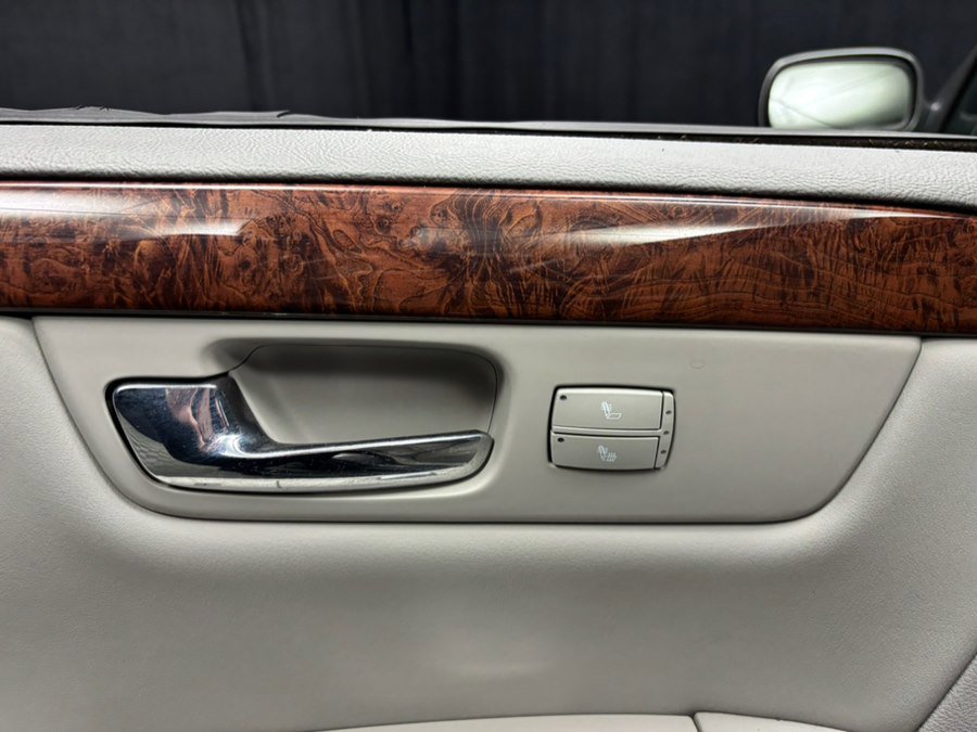 Used 2007 Cadillac DTS Luxury I w/ Sun And Sound Package image 29