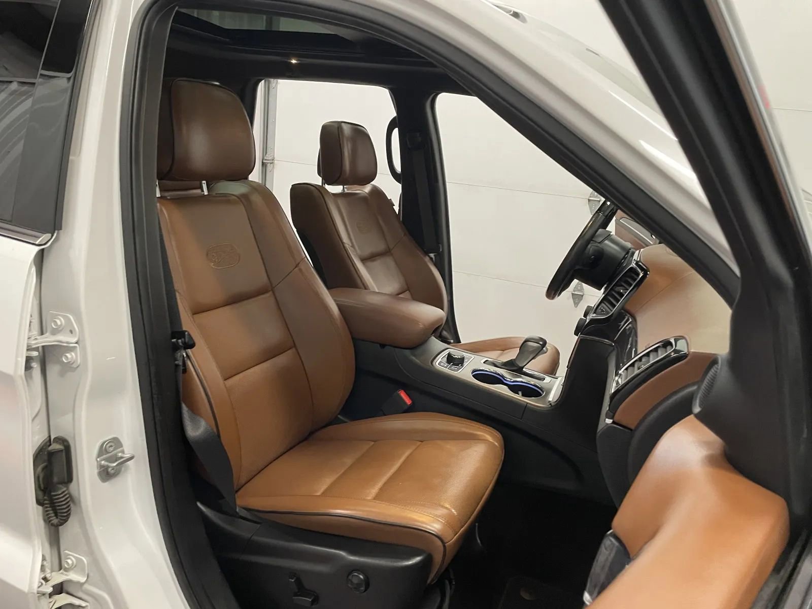 Used 2020 Jeep Grand Cherokee Overland image 47