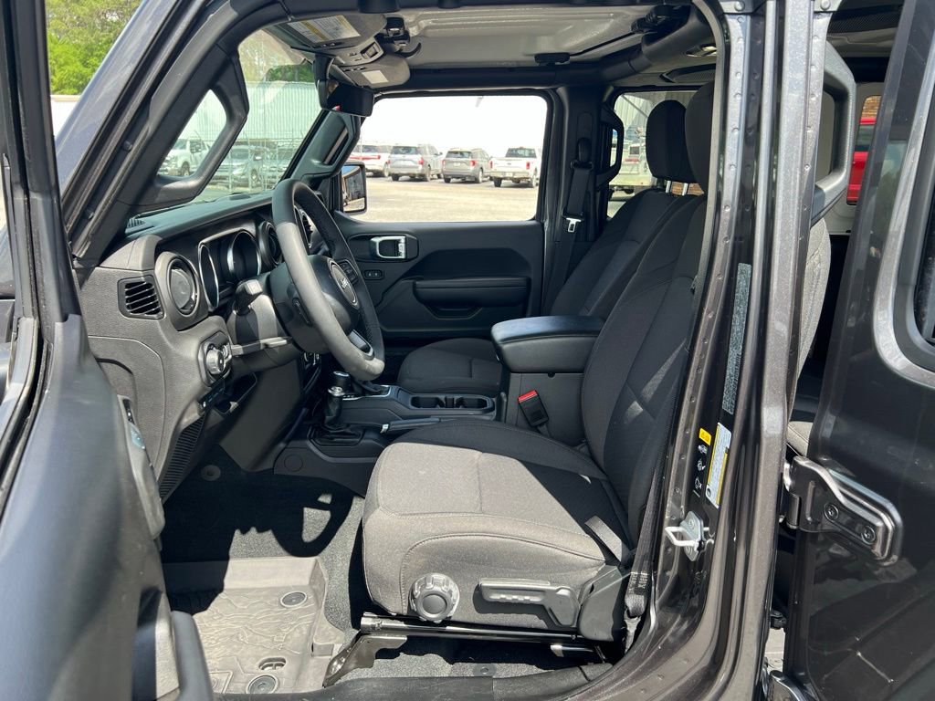 Used 2023 Jeep Wrangler Unlimited w/ 8.4" Radio Group image 14