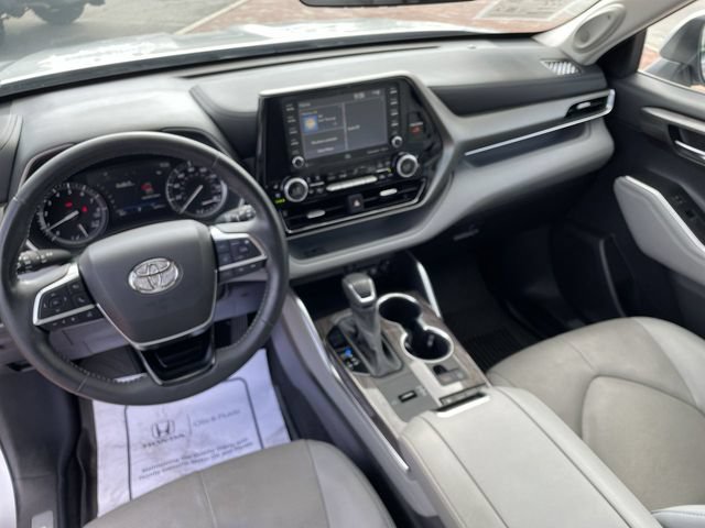 Used 2021 Toyota Highlander Limited FWD image 18