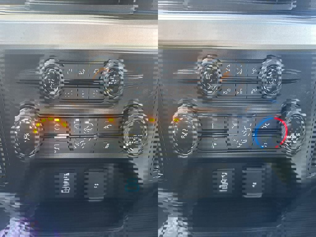 Used 2024 Ford F550 4x4 Regular Cab Super Duty image 18