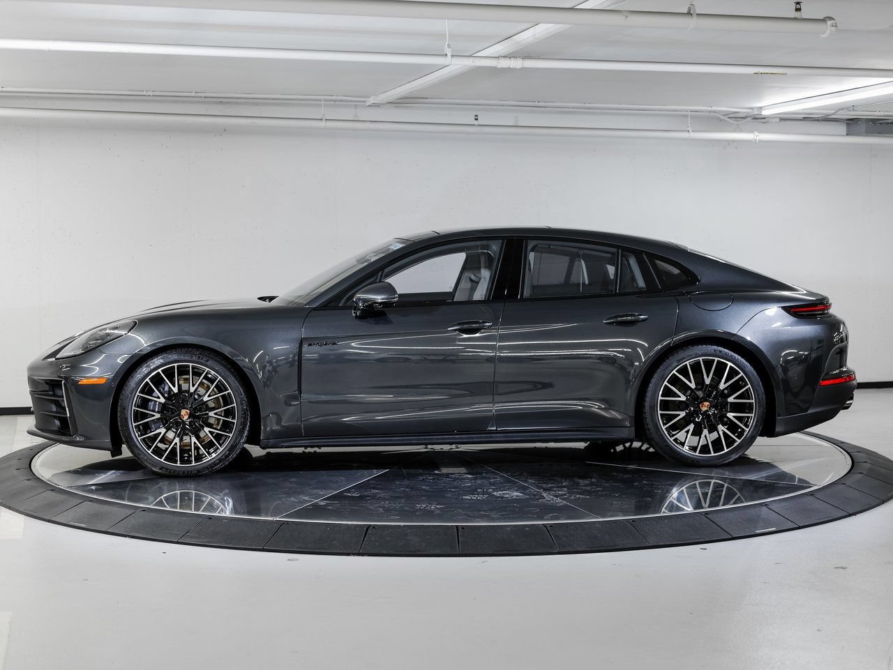 New 2026 Porsche Panamera 4 E-Hybrid AWD/4WD image 2
