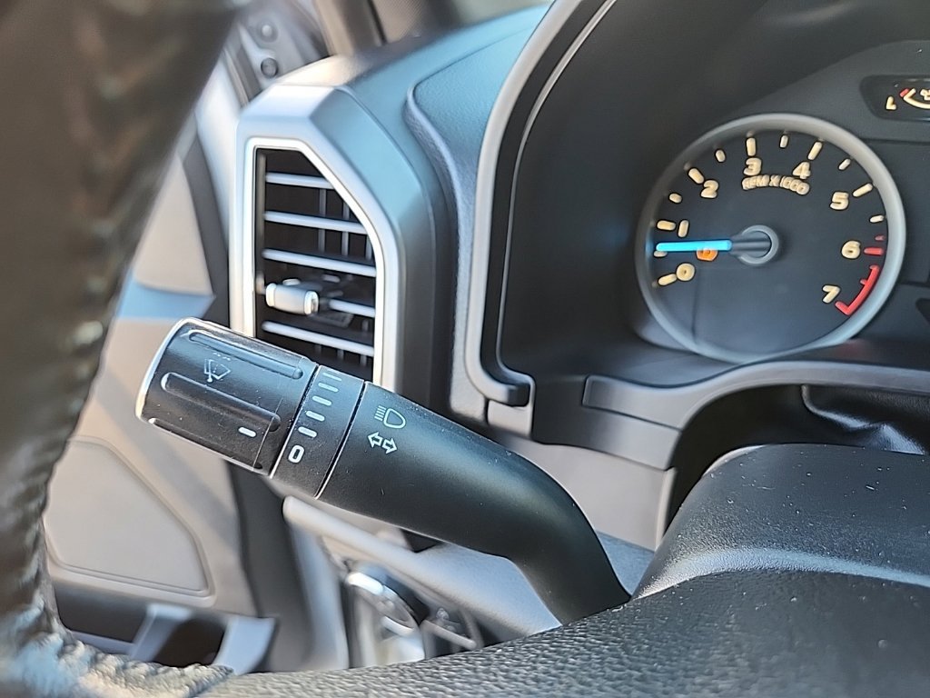 Used 2018 Ford F150 XLT w/ Equipment Group 302A Luxury AWD/4WD image 15