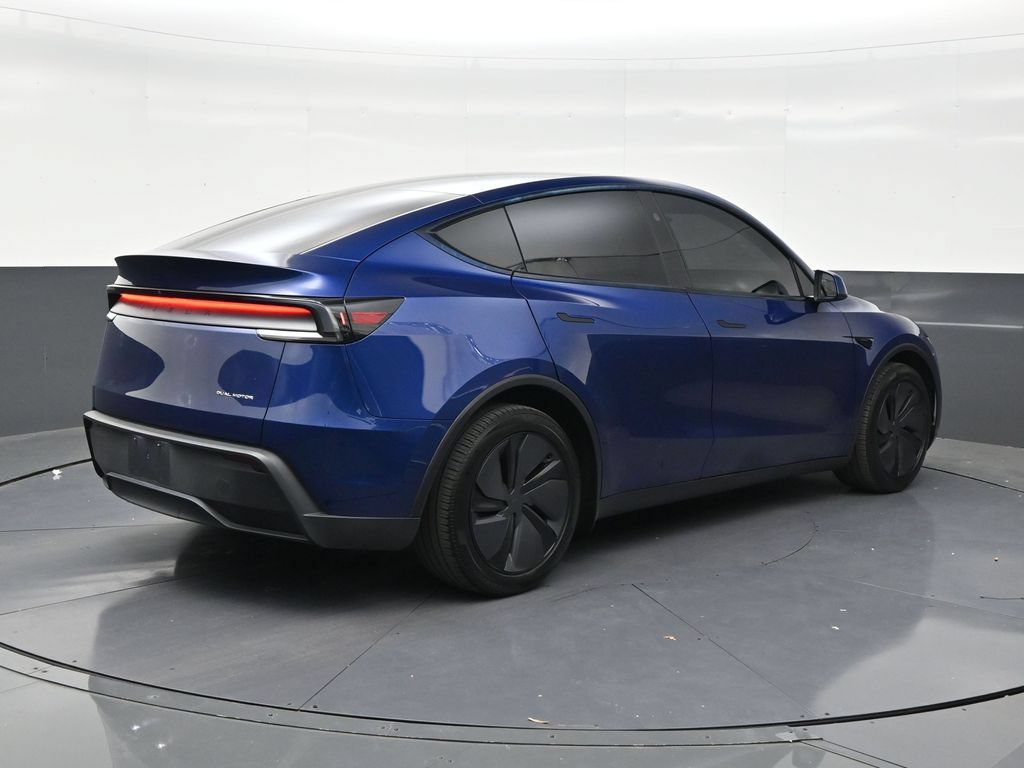 Used 2026 Tesla Model Y AWD image 5