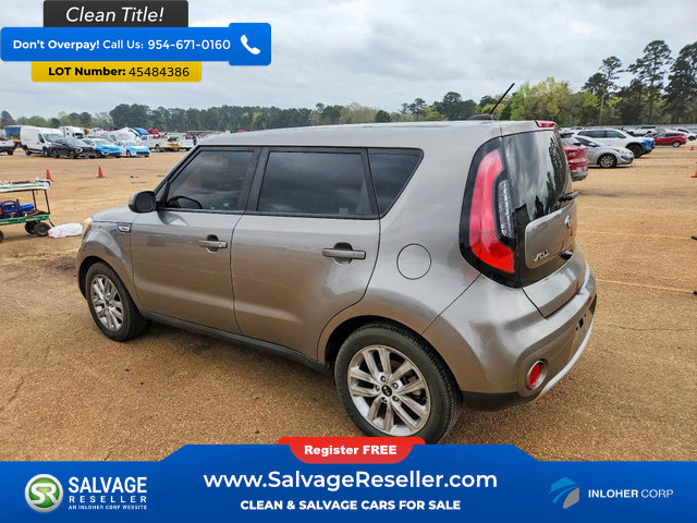 Used 2018 Kia Soul + image 3