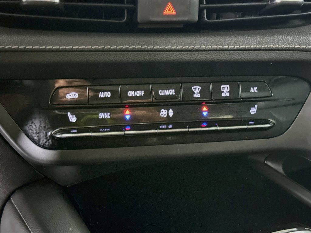 Used 2022 Buick Envision Essence w/ Technology Package I FWD image 7