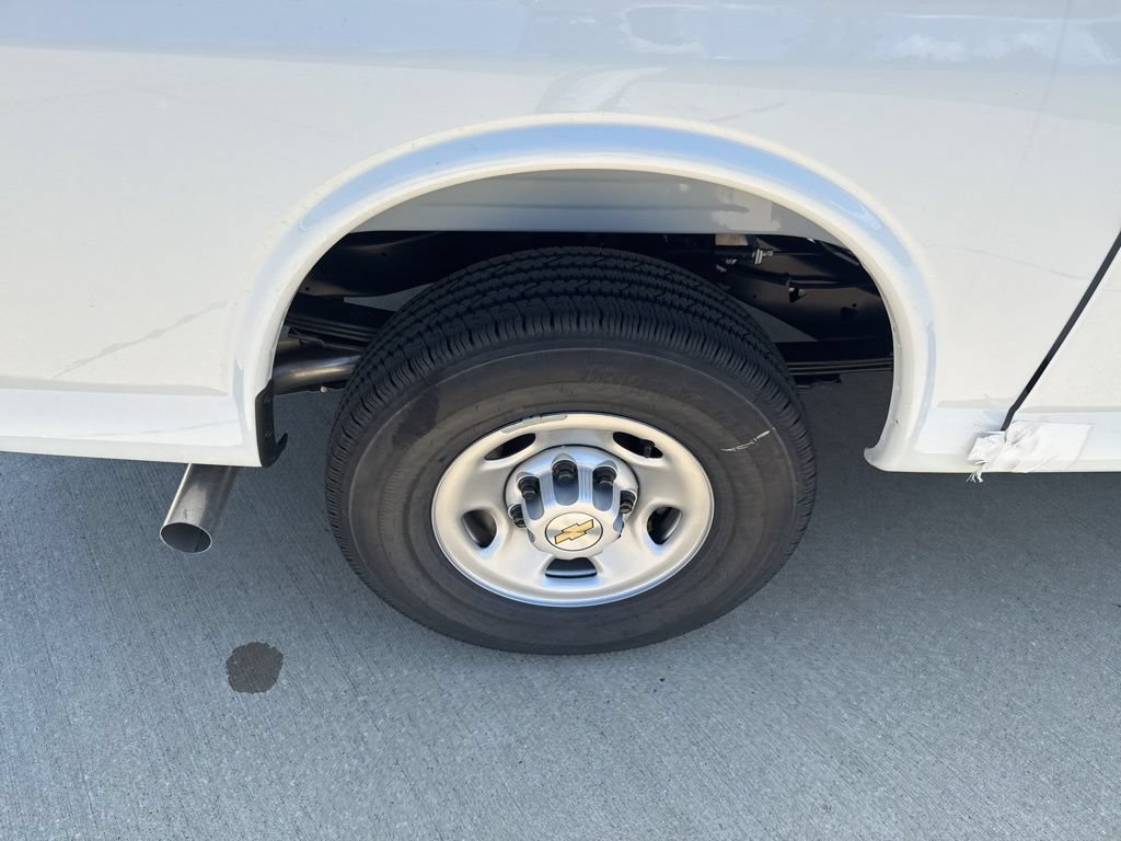 New 2025 Chevrolet Express 2500 w/ Driver Convenience Package RWD image 35