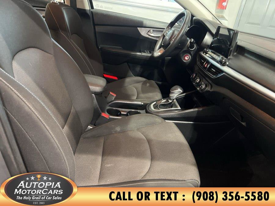 Used 2024 Kia Forte LXS FWD image 12
