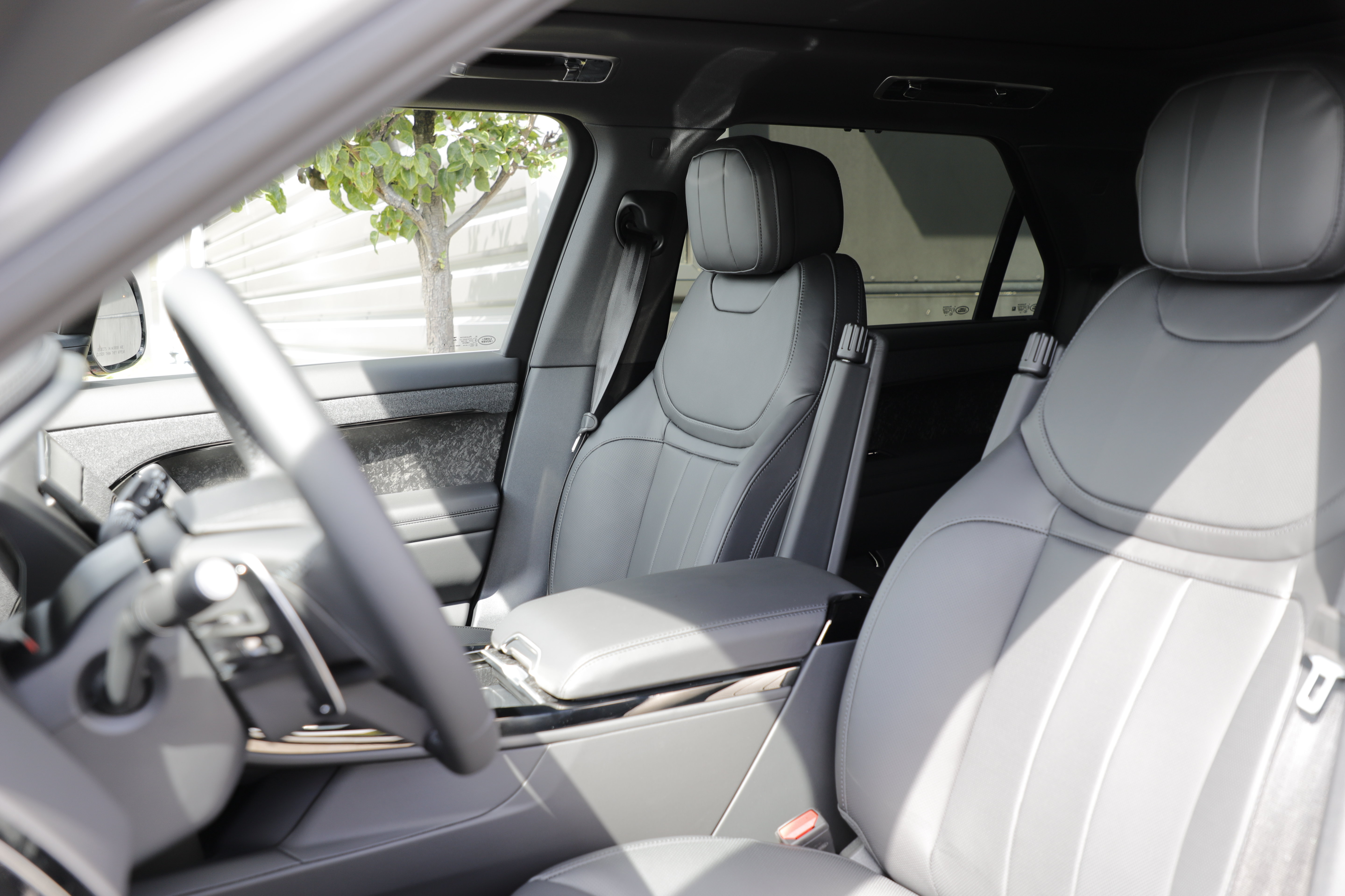 New 2026 Land Rover Range Rover Sport Dynamic SE AWD/4WD image 17