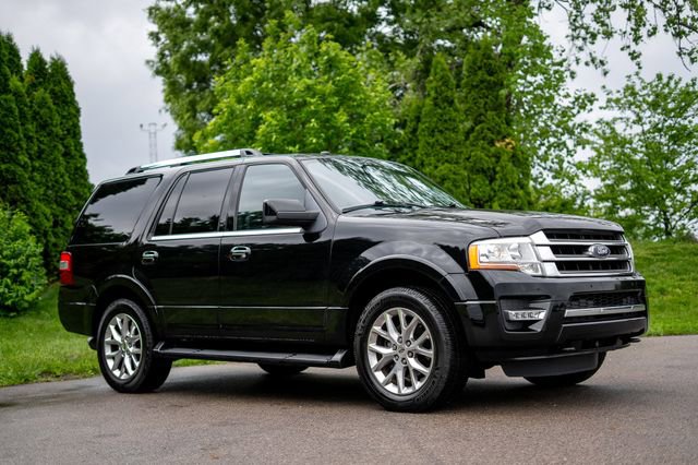 Used 2017 Ford Expedition Limited AWD/4WD image 3
