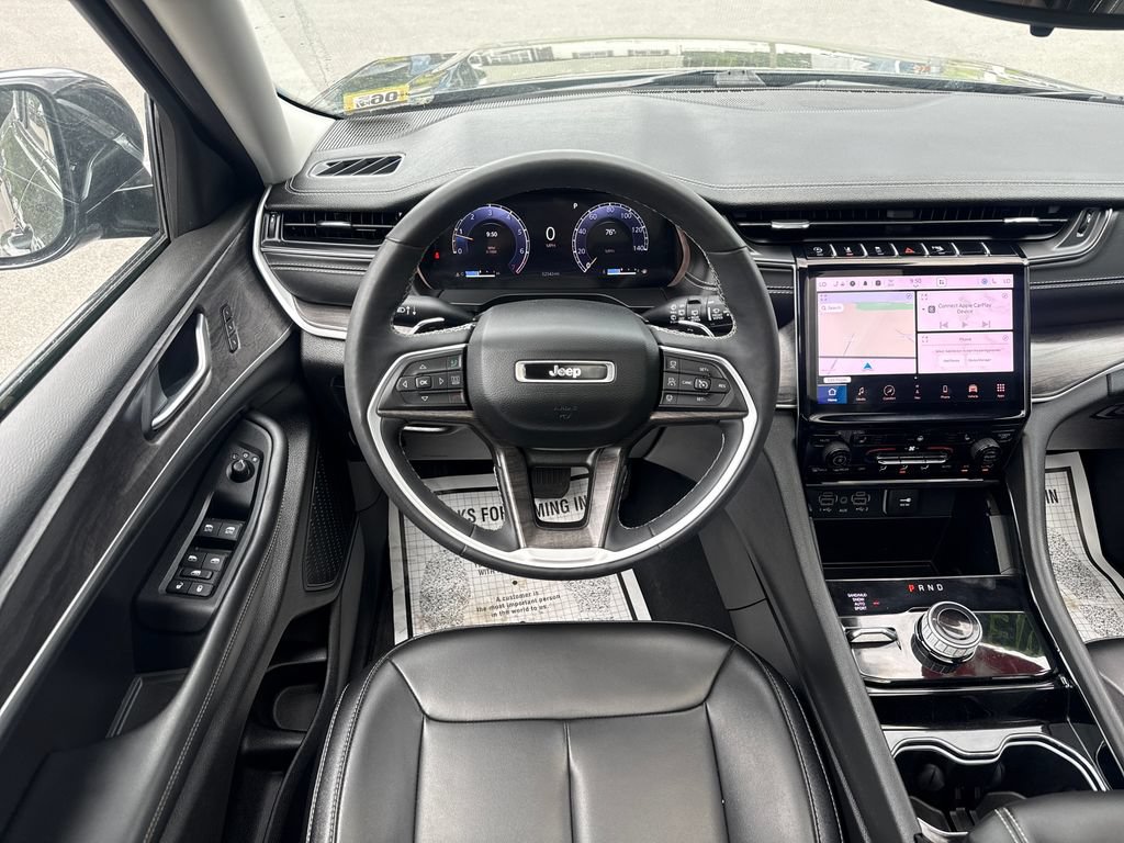 Used 2023 Jeep Grand Cherokee Limited AWD/4WD image 15