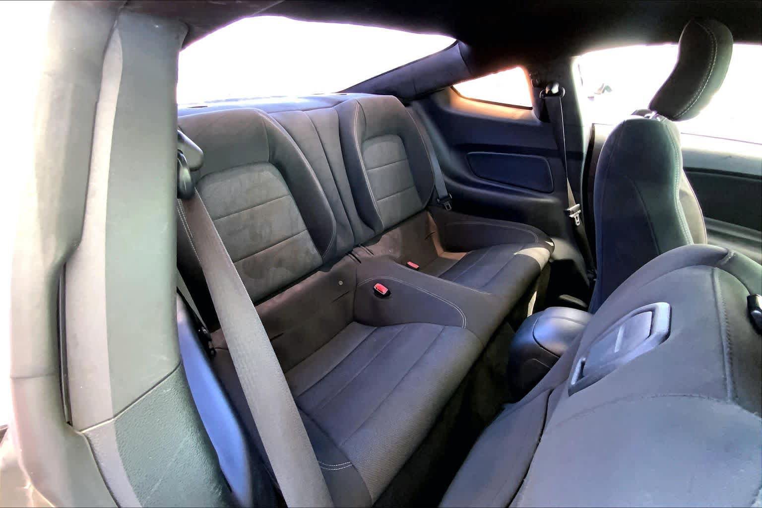 Used 2017 Ford Mustang Coupe RWD image 18