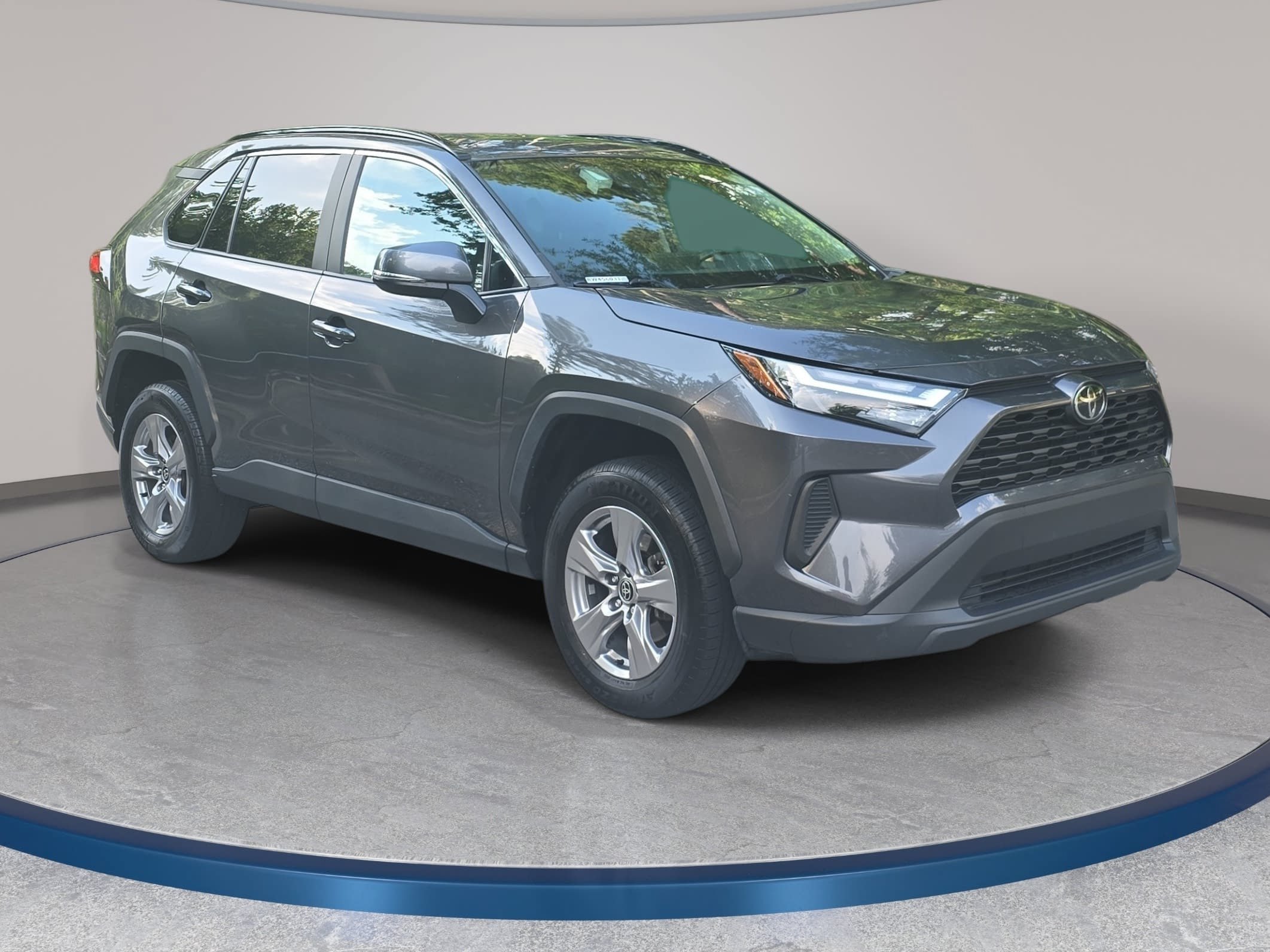 Used 2024 Toyota RAV4 XLE AWD/4WD image 3