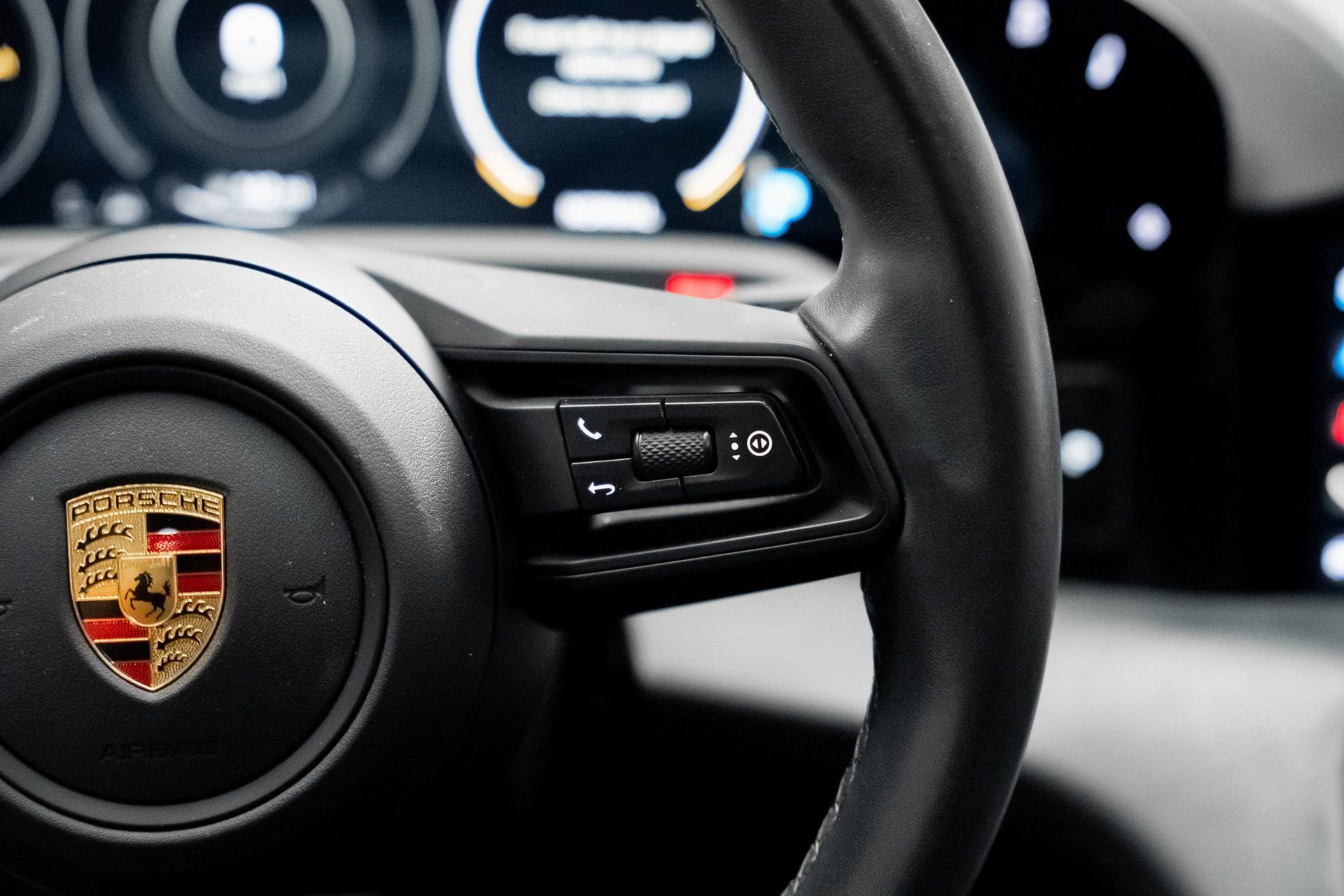 Used 2022 Porsche Taycan image 42