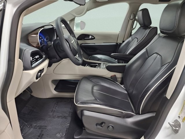 Used 2022 Chrysler Pacifica Limited AWD/4WD image 20