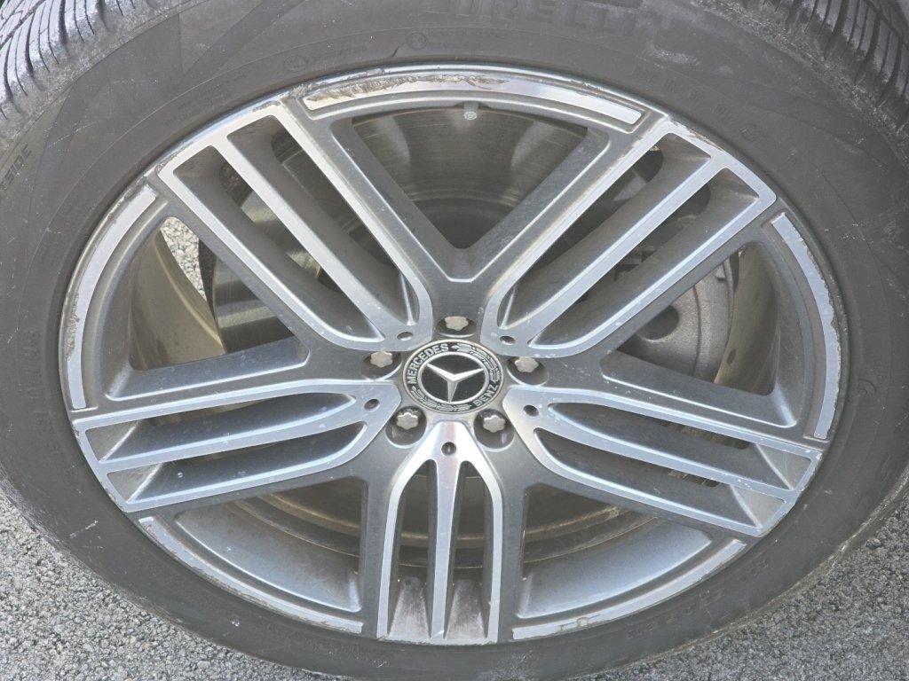 Used 2025 Mercedes-Benz GLS 450 4MATIC image 32