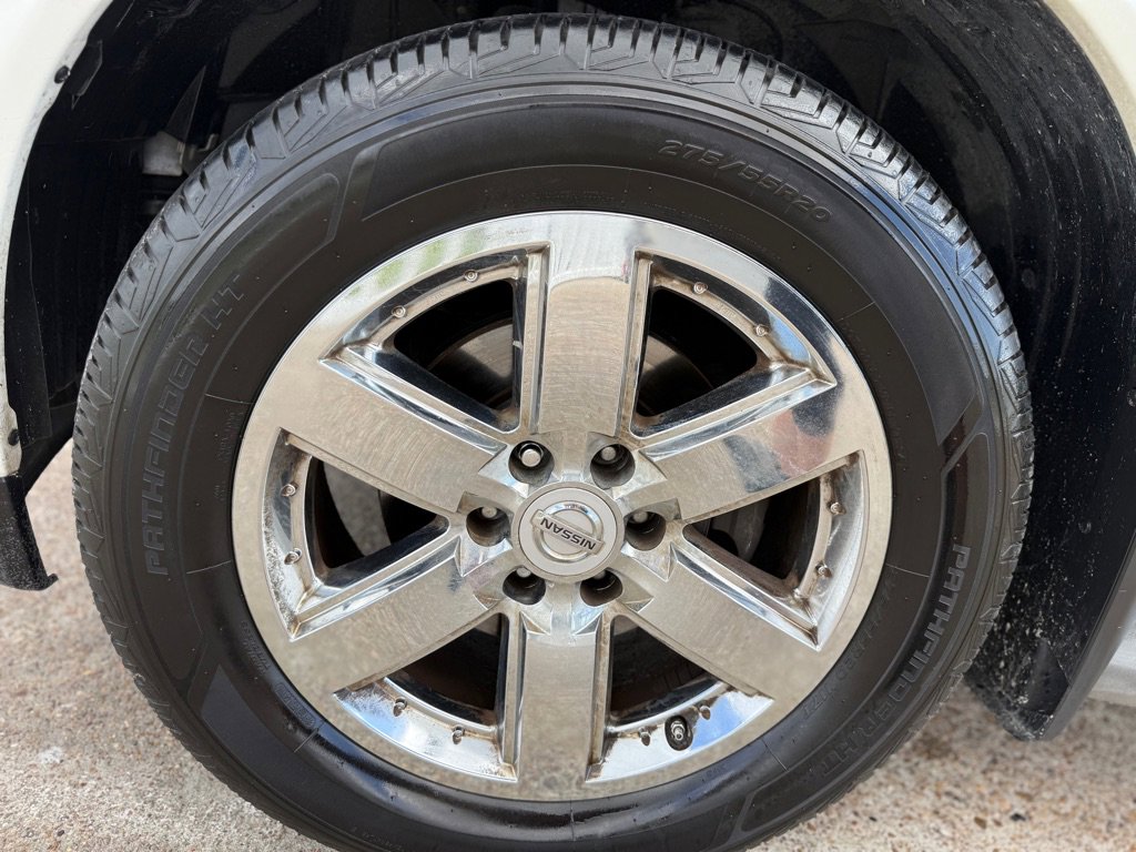 Used 2014 Nissan Armada Platinum w/ 2nd Row Captain Seat Package image 26