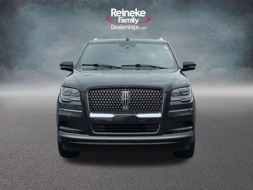Used 2023 Lincoln Navigator Reserve AWD/4WD image 2