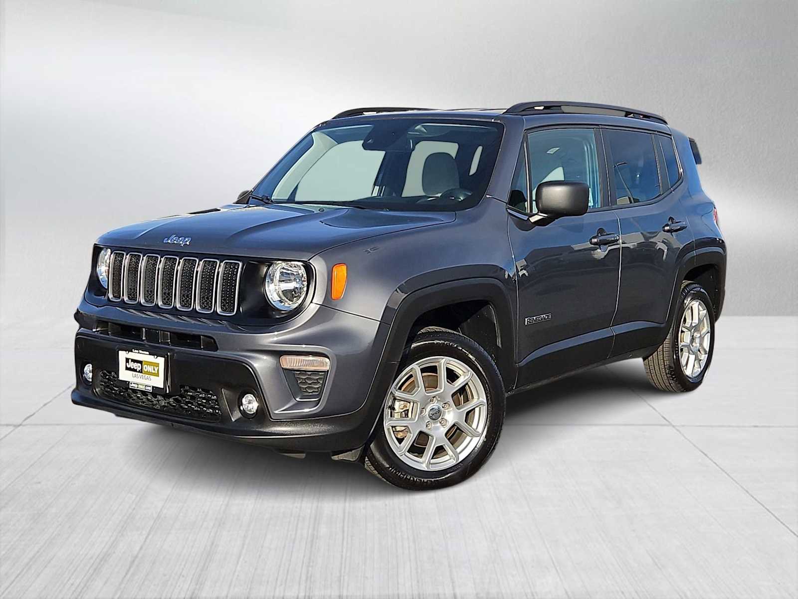 Used 2022 Jeep Renegade Latitude w/ Convenience Group image 1