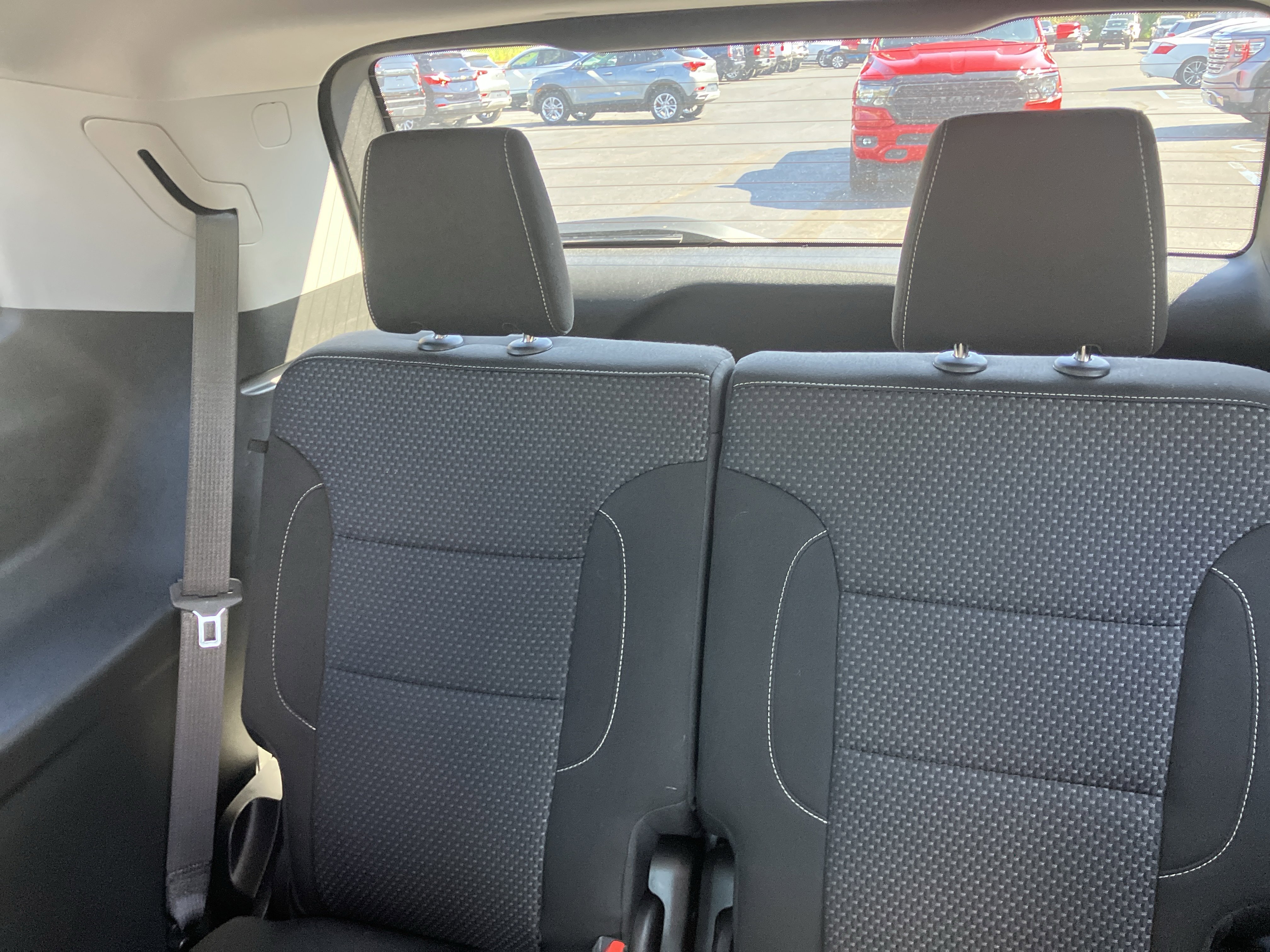 Used 2023 GMC Acadia SLE w/ Driver Convenience Package image 14