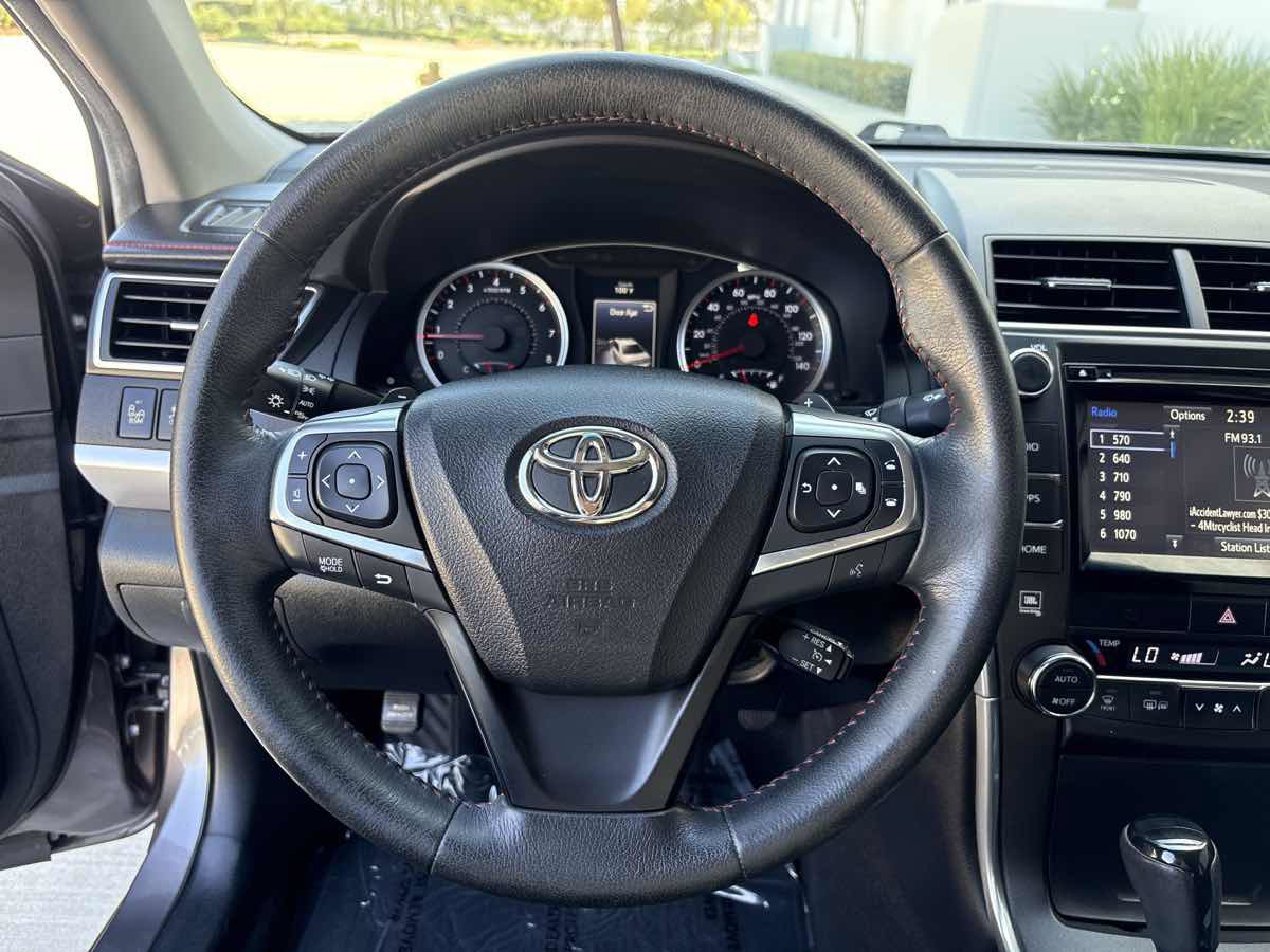 Used 2015 Toyota Camry XSE FWD image 20