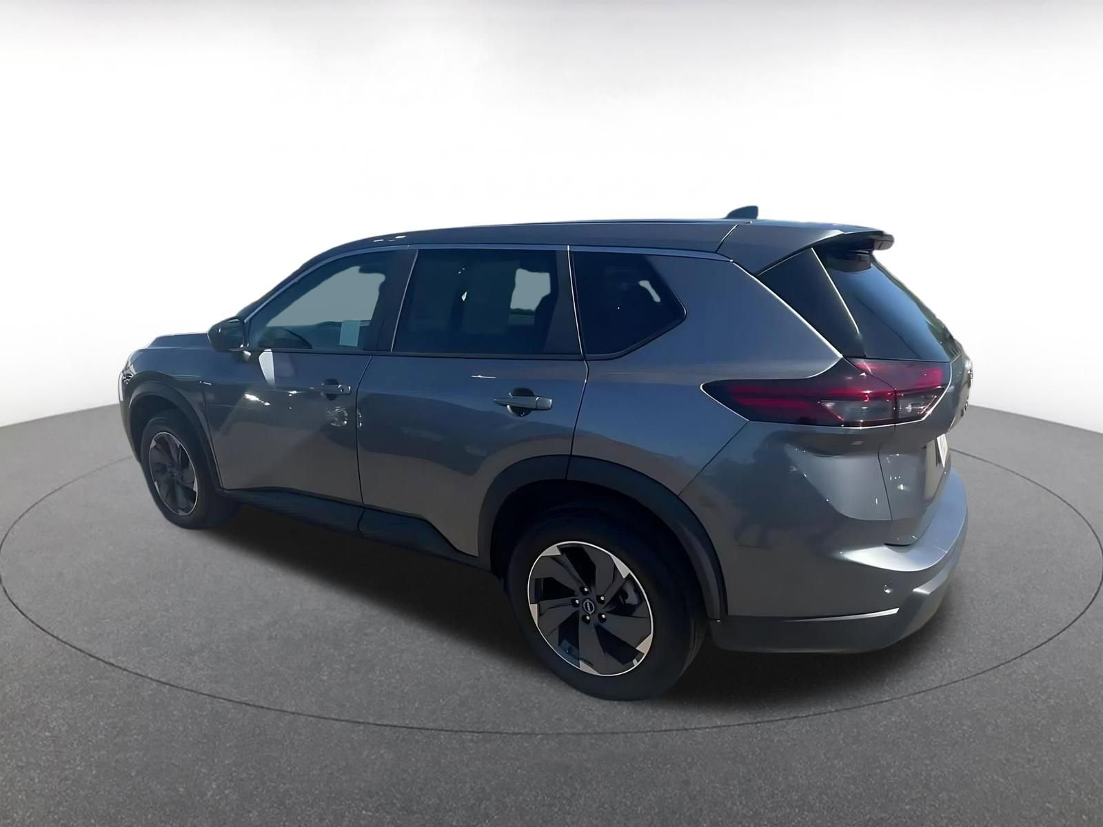 Used 2025 Nissan Rogue SV image 10