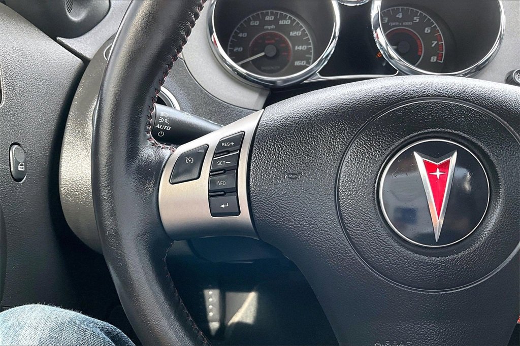 Used 2008 Pontiac Solstice GXP w/ Premium Package image 19