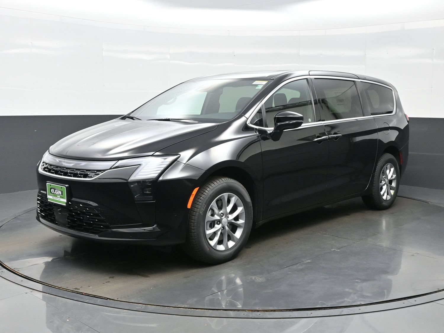 New 2027 Chrysler Pacifica Select AWD/4WD image 2