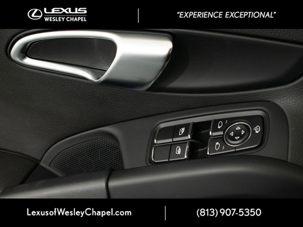Used 2025 Porsche 718 Cayman RWD image 30