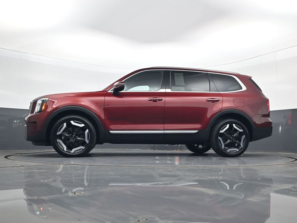 Used 2023 Kia Telluride S image 29