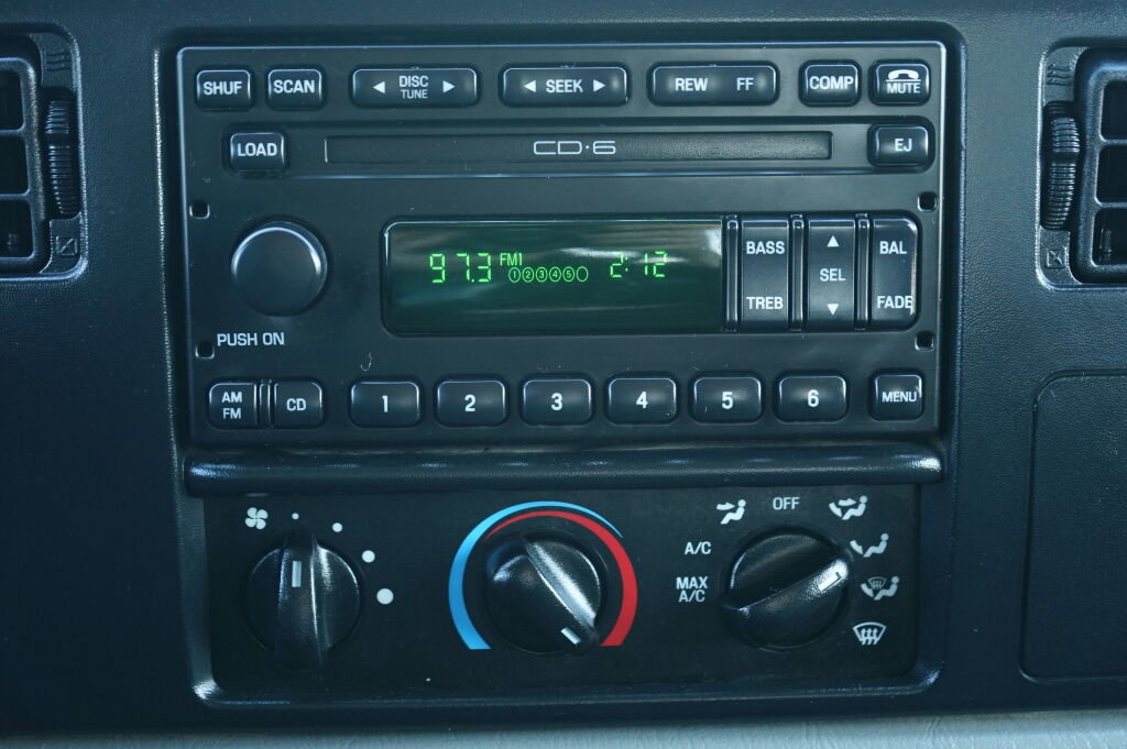 Used 2003 Ford F250 XLT image 19