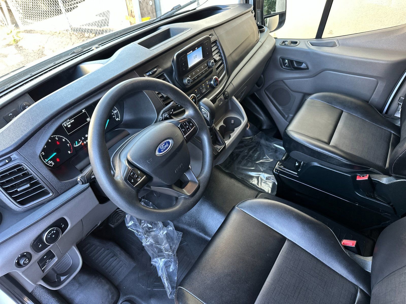 Used 2023 Ford Transit 350 XL image 10