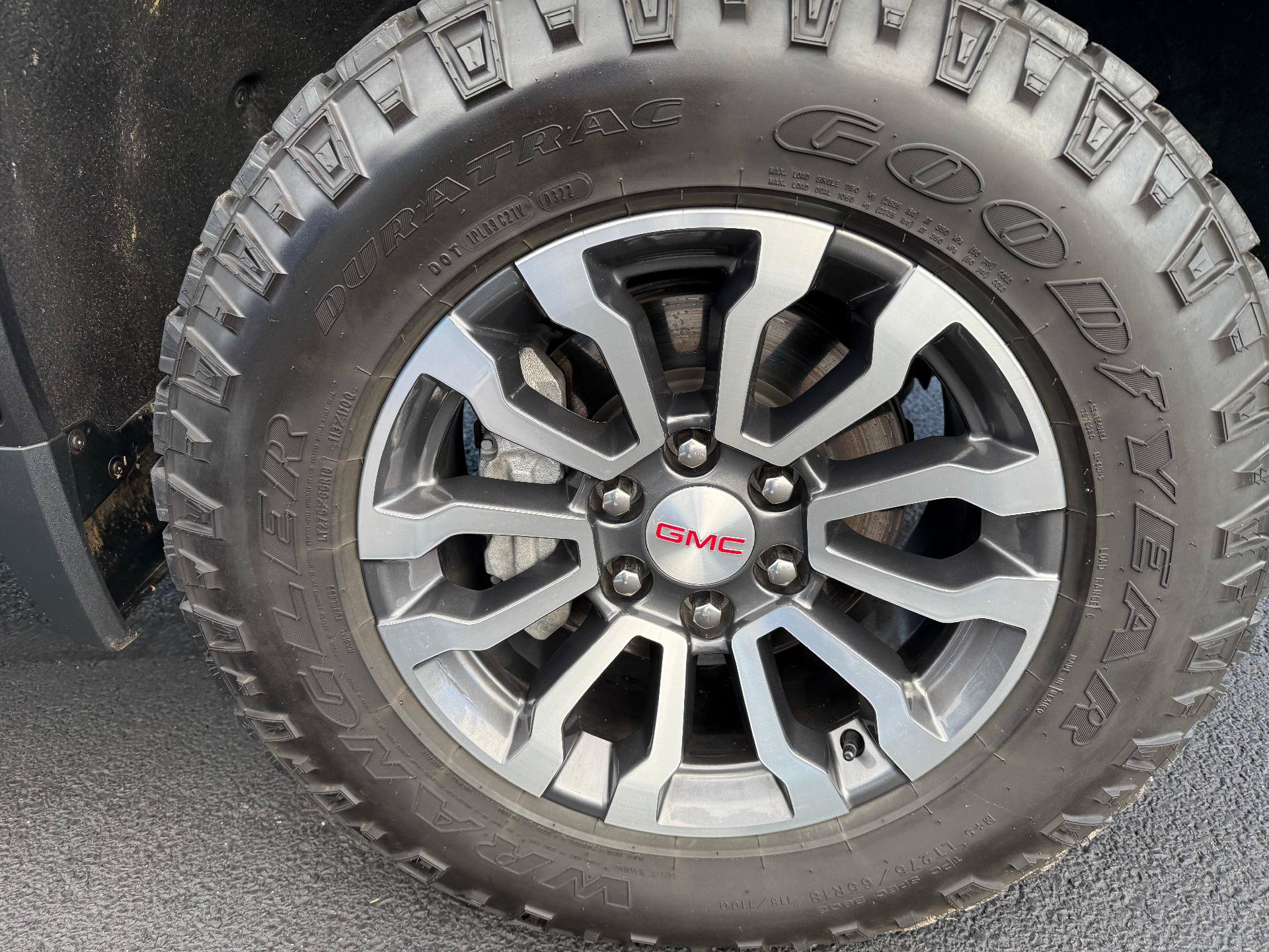 Certified 2022 GMC Sierra 1500 AT4 w/ AT4 Premium Package AWD/4WD image 13