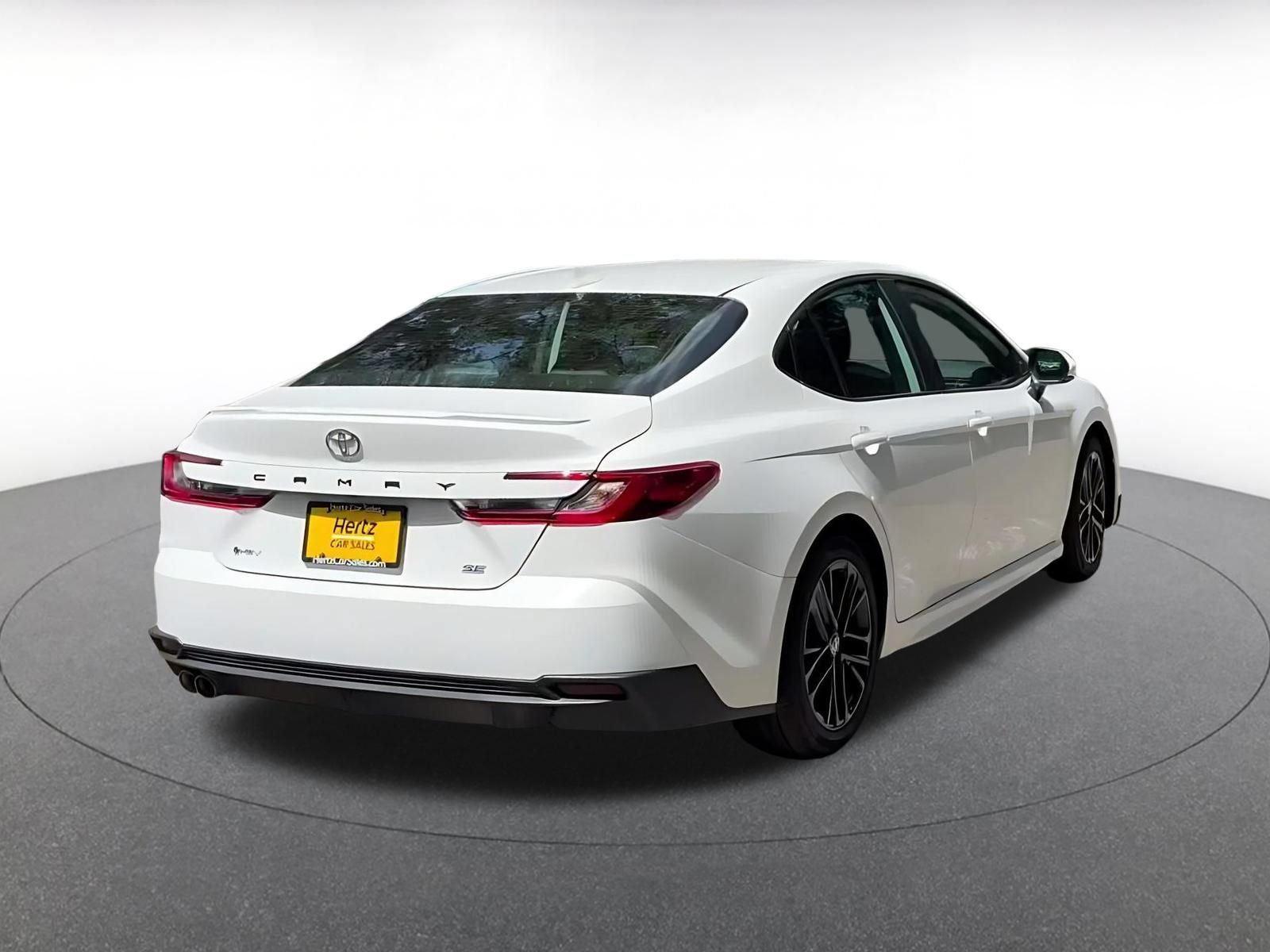 Used 2026 Toyota Camry SE FWD image 15