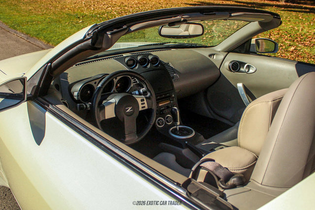Used 2004 Nissan 350Z Touring RWD image 44