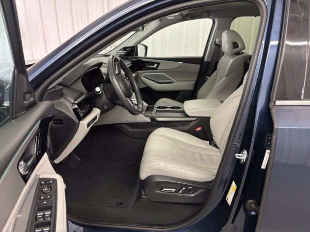 Used 2025 Acura MDX w/ Technology Package FWD image 2